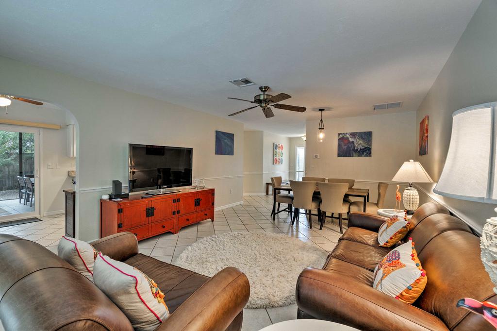 Modern Venice Home With Lanai, 1mi To Prvt Beach - thumb 2