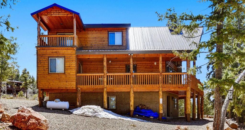 Moose Manor - thumb 1