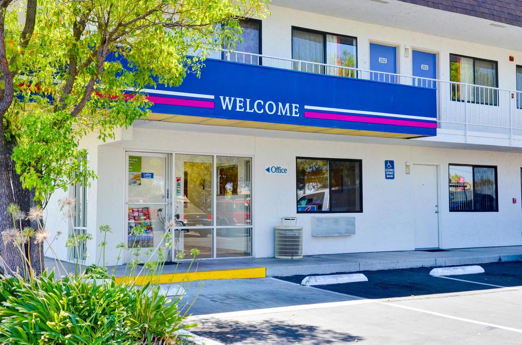 Motel 6-Santa Nella, CA - Los Banos - Interstate 5 - thumb 2