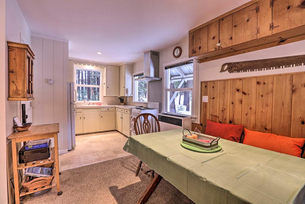 Mountain Cabin With Deck Less Than 1 Mile To Ski Resort! - thumb 2