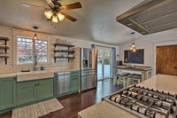 Mountainside Lovers Oasis with Deck Walk to Trails Accommodation Alabama