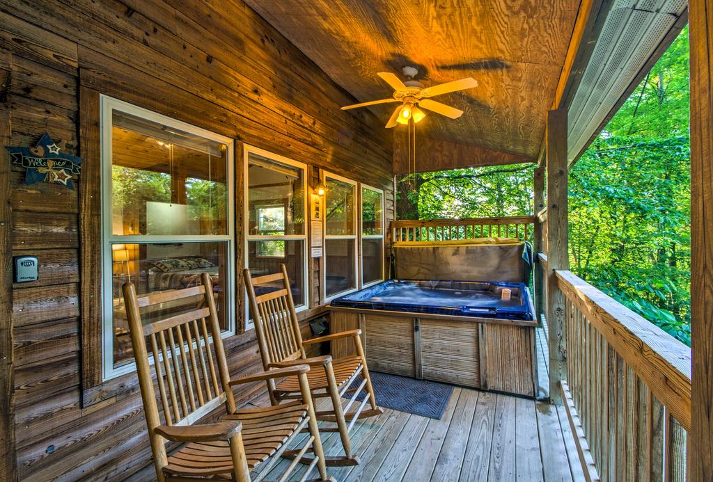 Nantahala Gorge Cabin With Hot Tub - 7 Mi To Tsali! - thumb 0