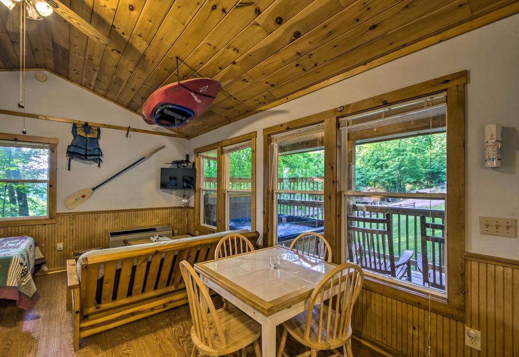 Nantahala Gorge Cabin With Hot Tub - 7 Mi To Tsali! - thumb 3