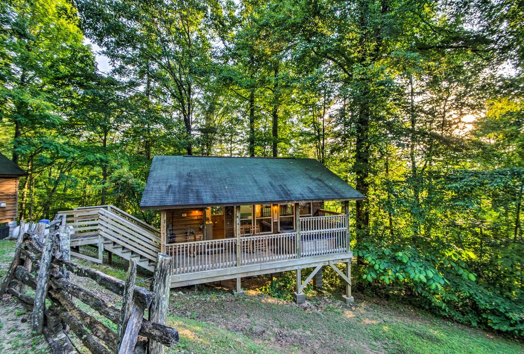Nantahala Gorge Cabin With Hot Tub - 7 Mi To Tsali! - thumb 1