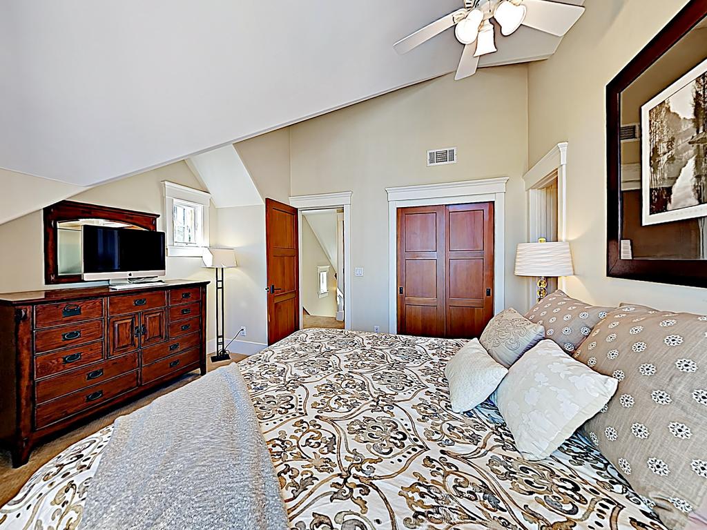 New Listing! All-Suite Home Near State Street Home - thumb 3