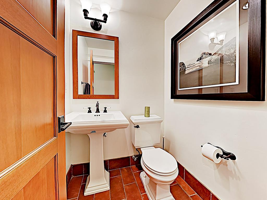 New Listing! All-Suite Home Near State Street Home - thumb 1