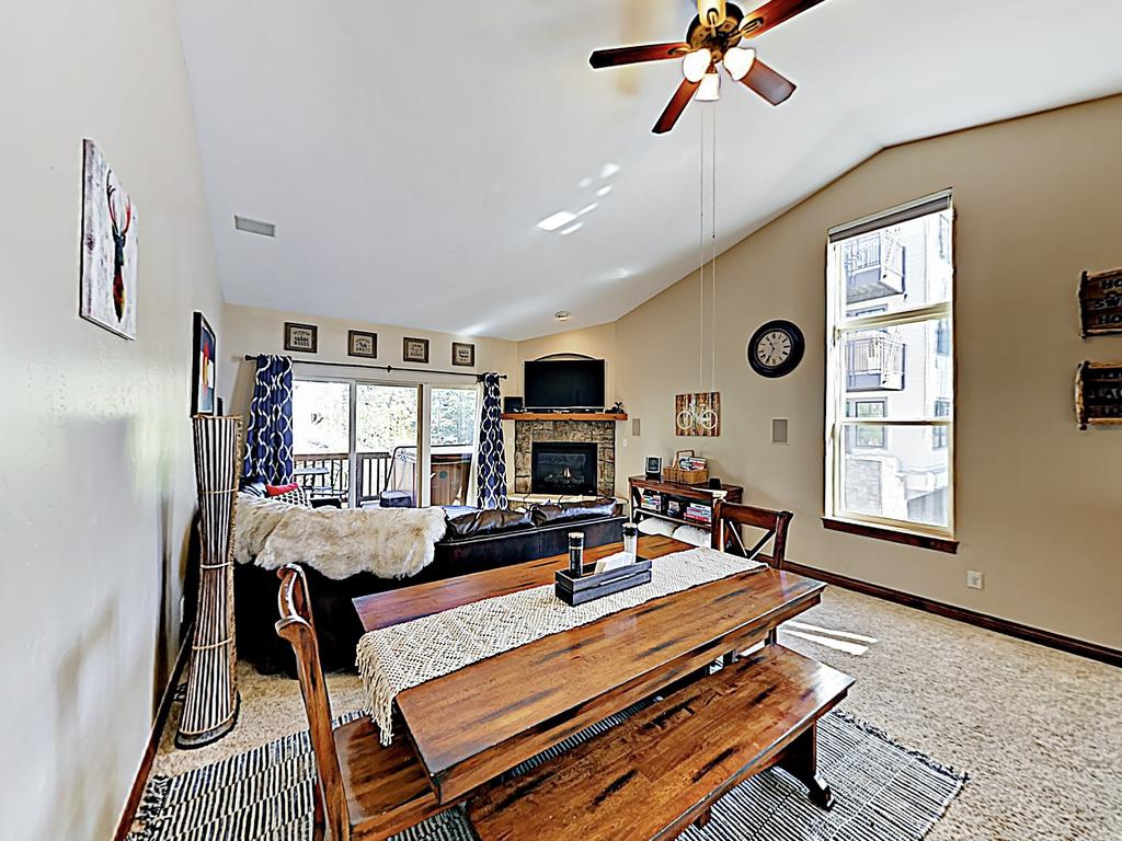 New Listing! End-Unit Townhome W/ Private Hot Tub Townhouse - thumb 1