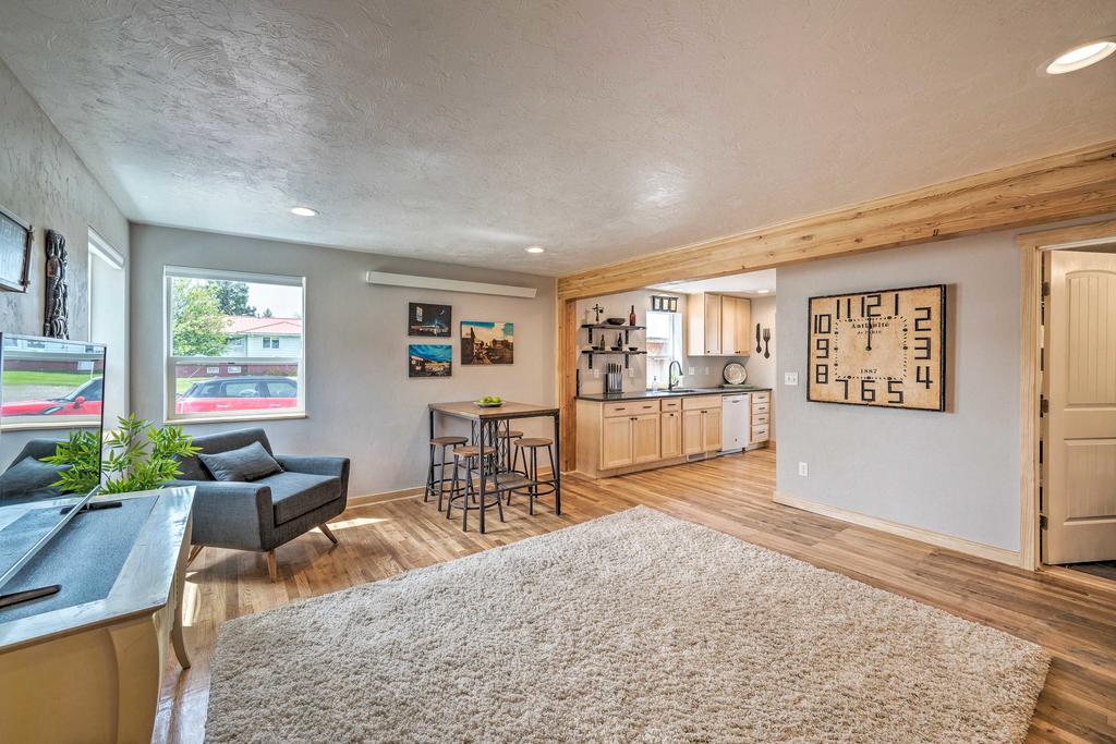 NEW-Updated St Anthony Cottage  8 Mi To Sand Dunes - thumb 1