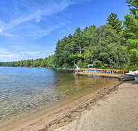 Panther Pond Cabin with 200 Ft Sand Beach & Dock - Accommodation Alabama