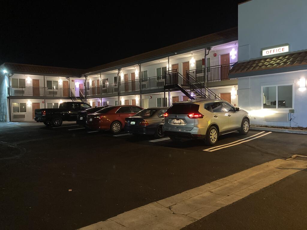 PASADENA LODGE - thumb 1