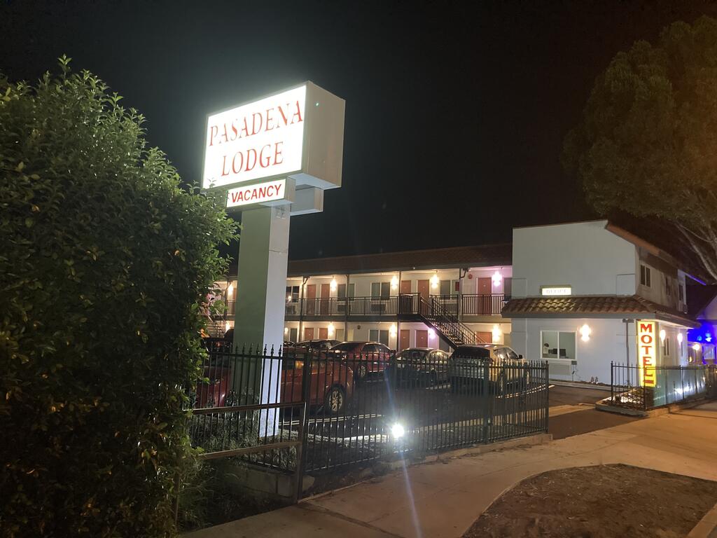 PASADENA LODGE - thumb 3