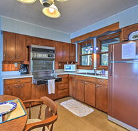 Pelican Lake Cabin with Breathtaking Sunset Views! - Accommodation Alabama