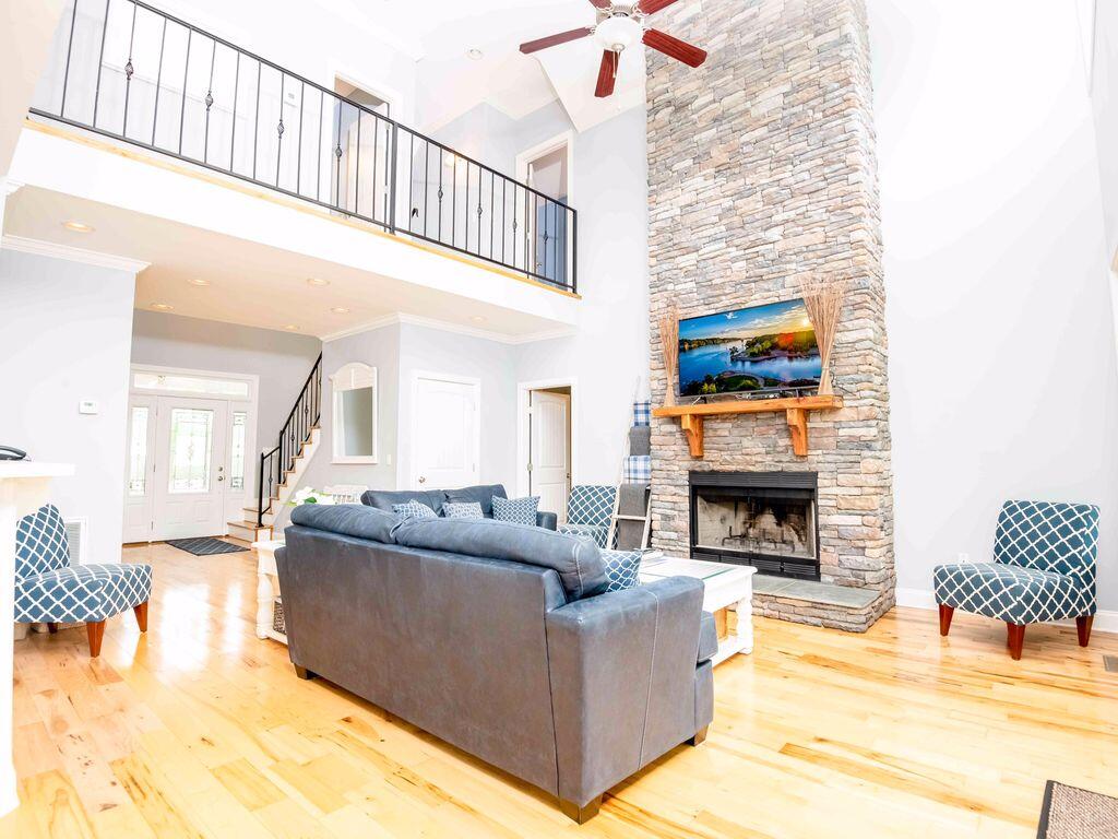 Pickwick Vacation Home-Sleeps Up To 16 Plus Optional Guest House Available For Larger Groups - thumb 2