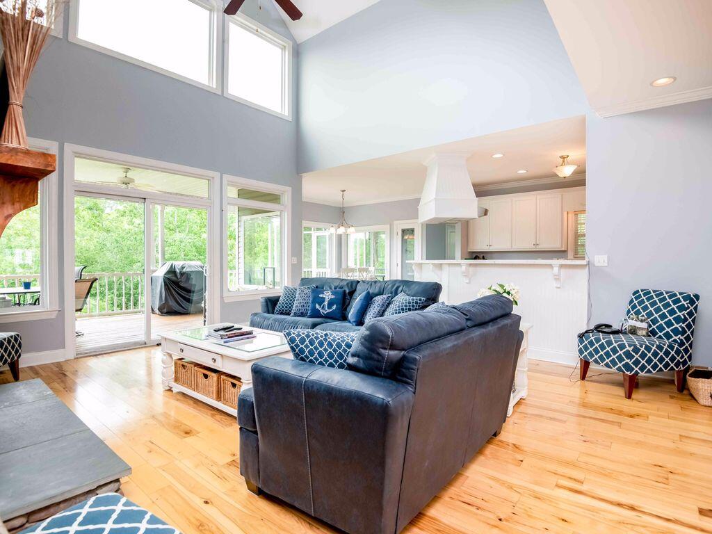 Pickwick Vacation Home-Sleeps Up To 16 Plus Optional Guest House Available For Larger Groups - thumb 1