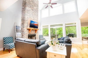 Pickwick Vacation Home-Sleeps Up To 16 Plus Optional Guest House Available For Larger Groups