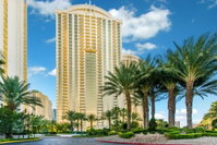 POOL IS OPEN  SAVE AT MGM  STRIP VIEW  SUITE 2419 Accommodation Alabama