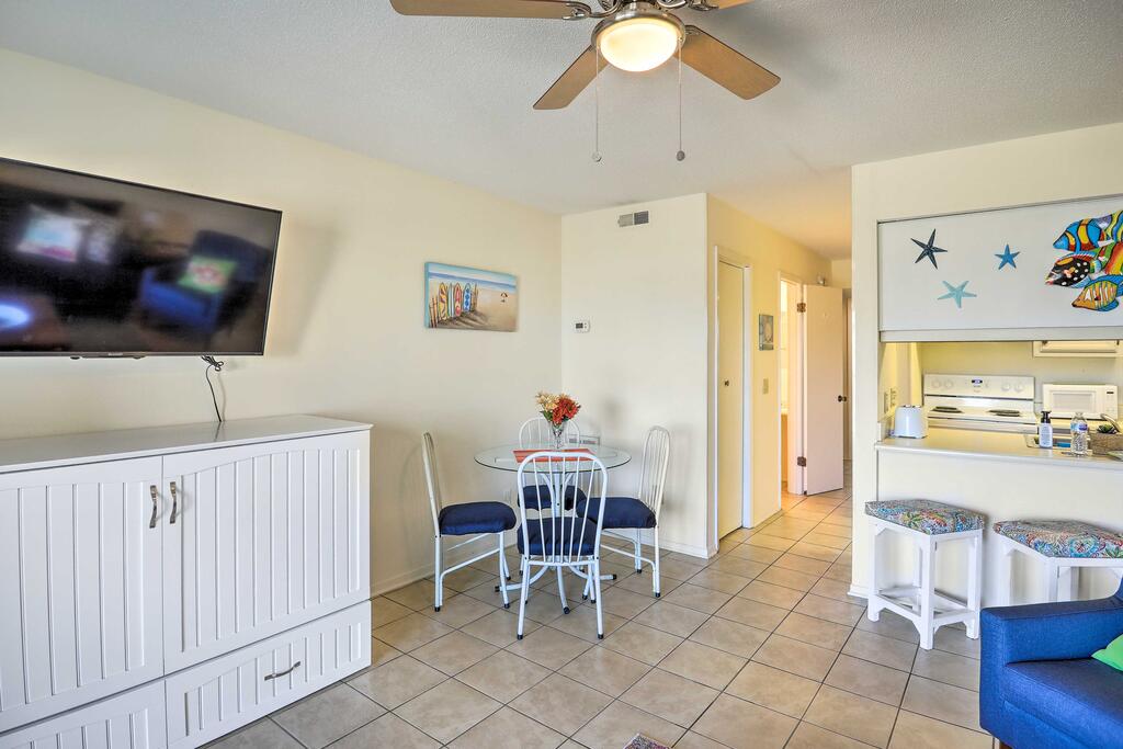 Quaint & Cozy Carolina Beach Condo Near Boardwalk! - thumb 3