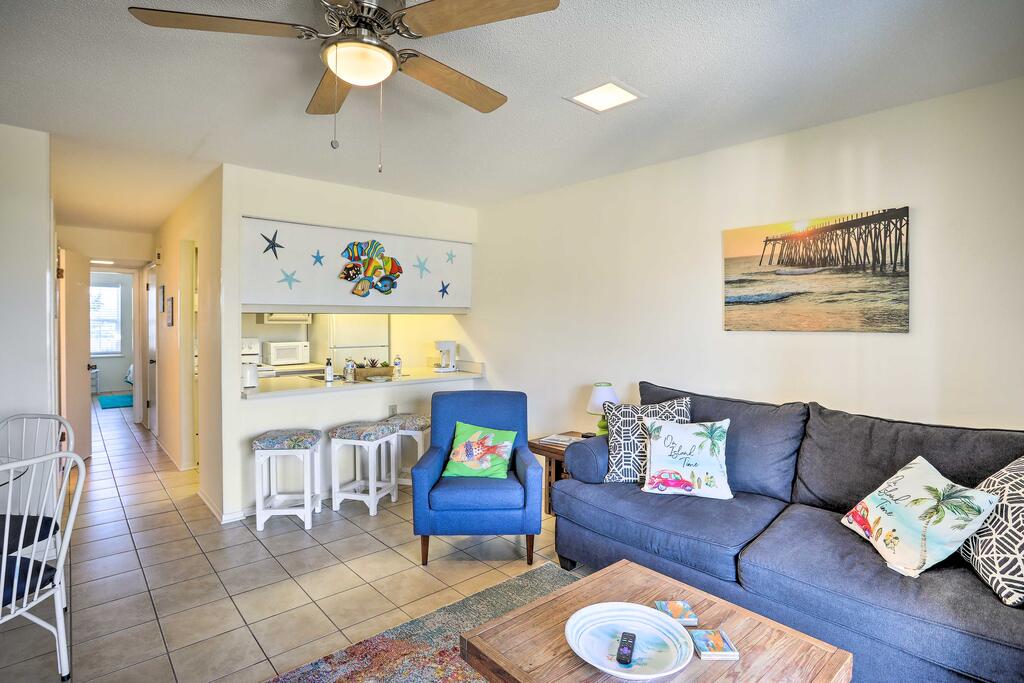 Quaint & Cozy Carolina Beach Condo Near Boardwalk! - thumb 0