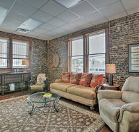 Quarters Above Courtyard-Near Strawberry Festival! - Accommodation Alabama