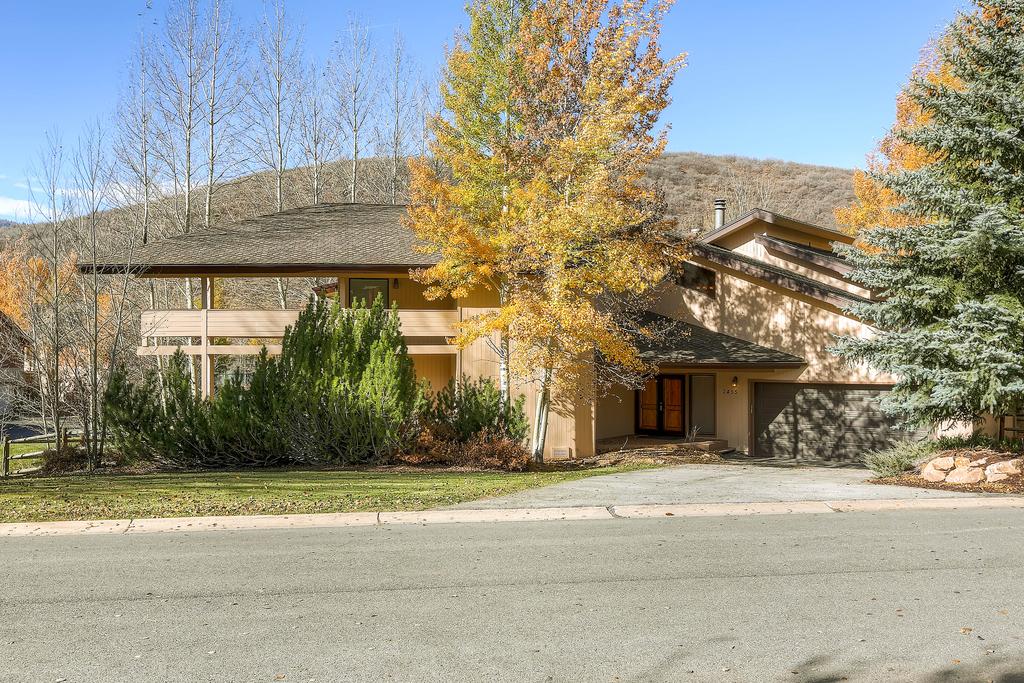 Queen Esther Place - thumb 0