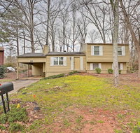 Quiet & Convenient Home - 6 Mi to Stone Mtn! - Accommodation Alabama