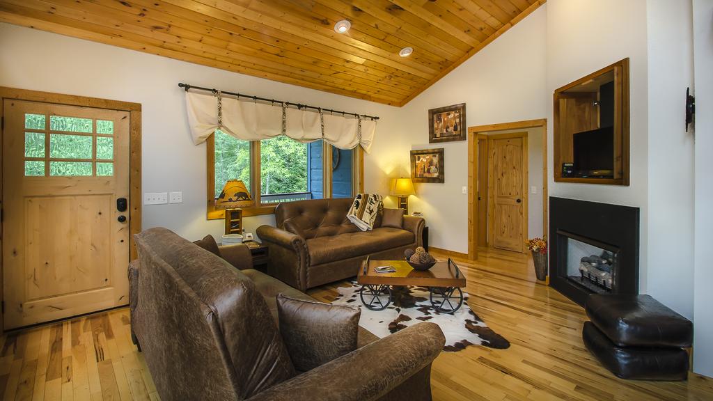 Red Cedar Cabin - thumb 2