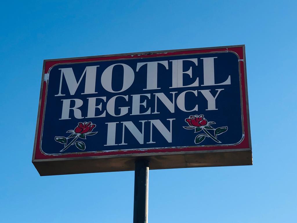 REGENCY INN MOTEL - thumb 0