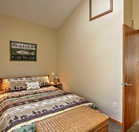 Renovated Olympia Cabin with Private Dock on Lake - Accommodation Alabama