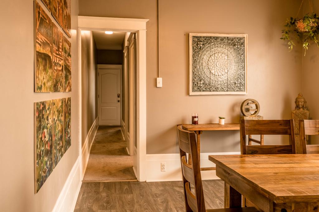 Riverfront Bali In The Burg Near Hershey - thumb 3