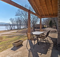 Riverfront Derby Home - Hot Tub & Patio! - Accommodation Alabama