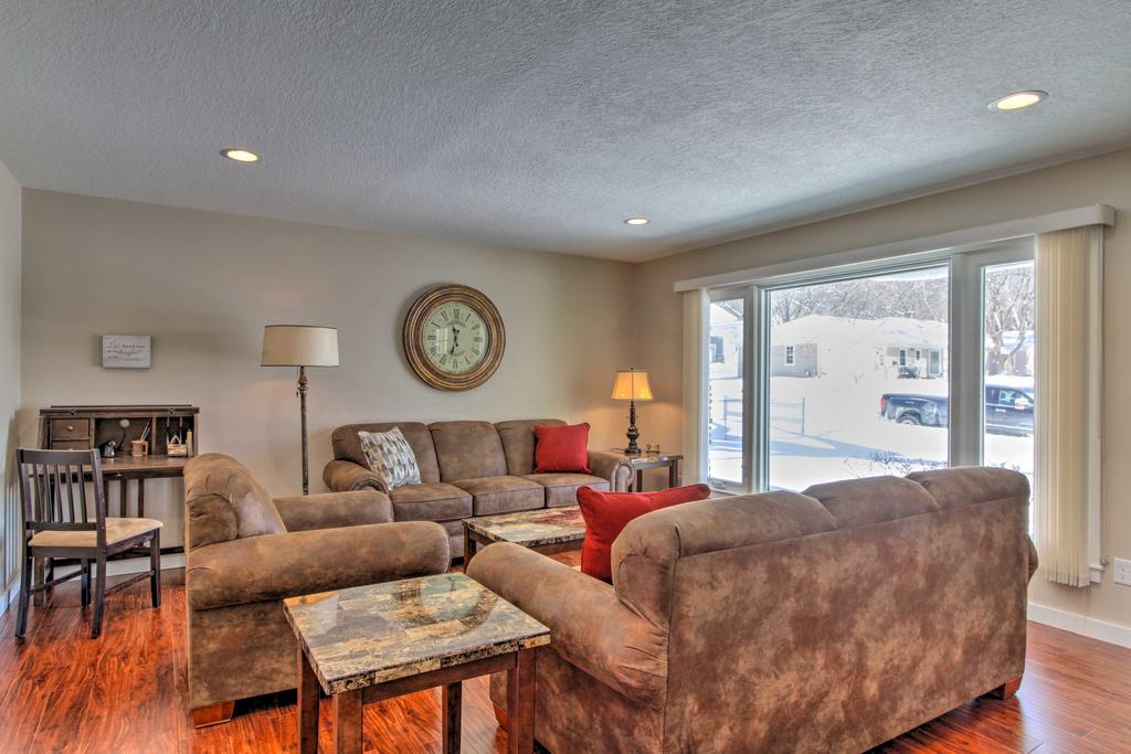 Rochester Home W/Deck, 5 Min. To Mayo Clinic! - thumb 2