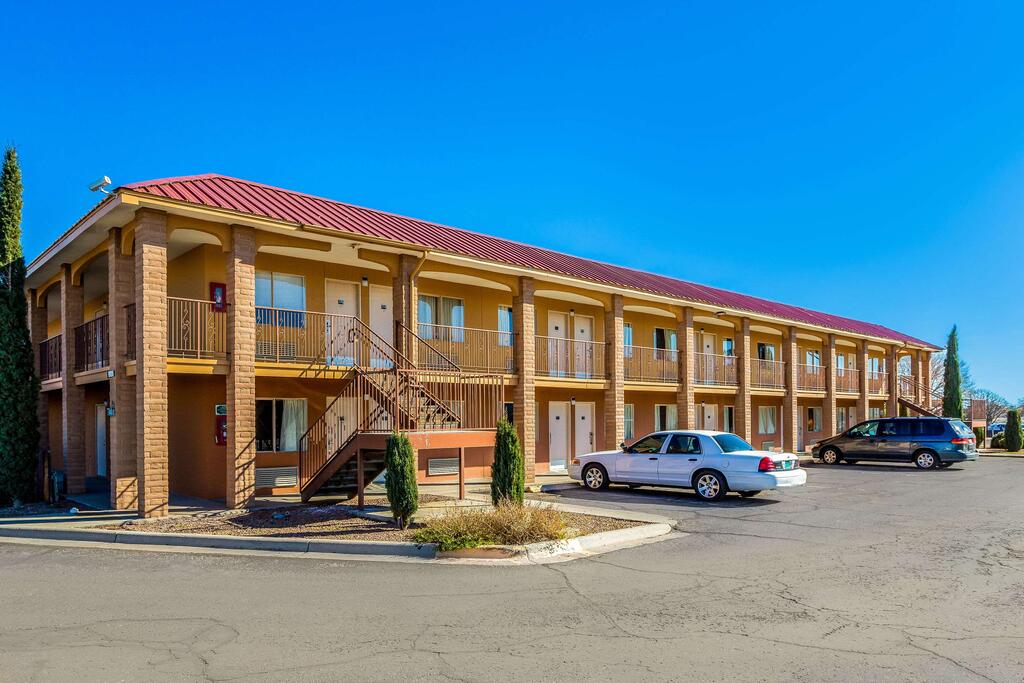 Rodeway Inn & Suites - thumb 2