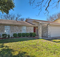 Round Rock Retreat with Yard - 20 Miles From Austin! - Accommodation Alabama