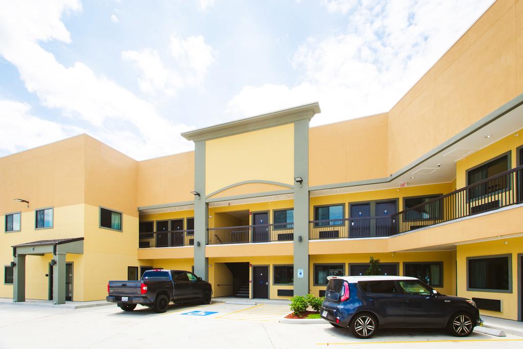 Scottish Inn & Suites - thumb 3