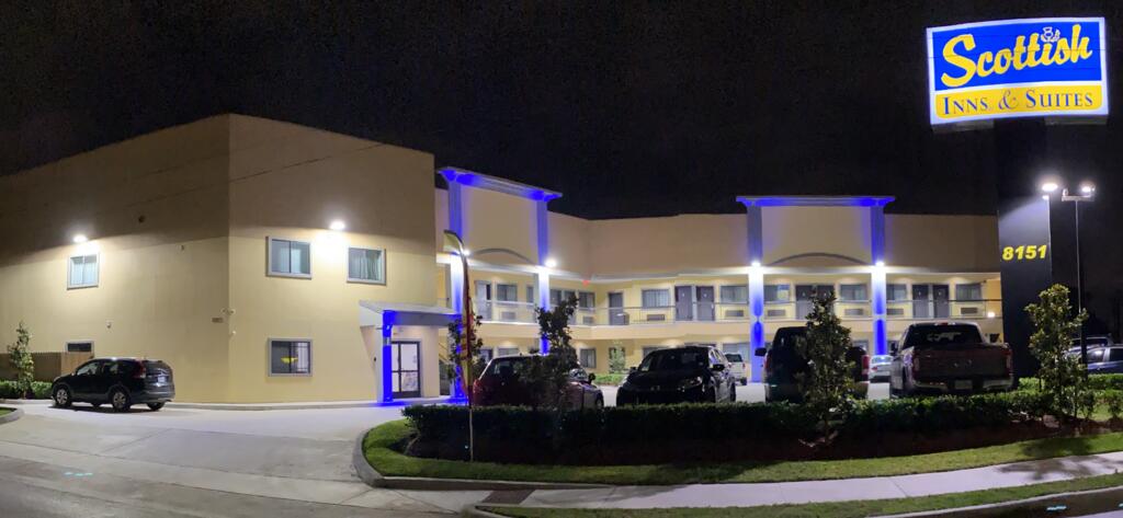 Scottish Inn & Suites - thumb 1