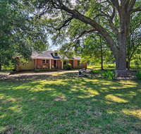 Secluded Baton Rouge Area Hideaway with Lawn - Accommodation Alabama