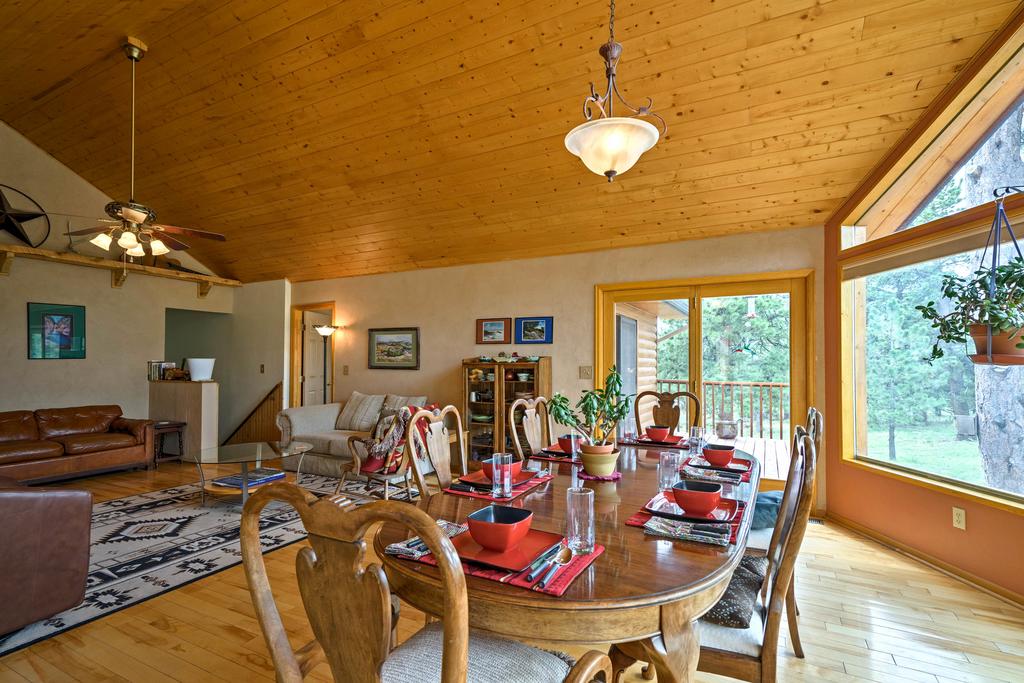 Serene Mtn Home With Decks - Hike, Bike, & Raft Nearby - thumb 3