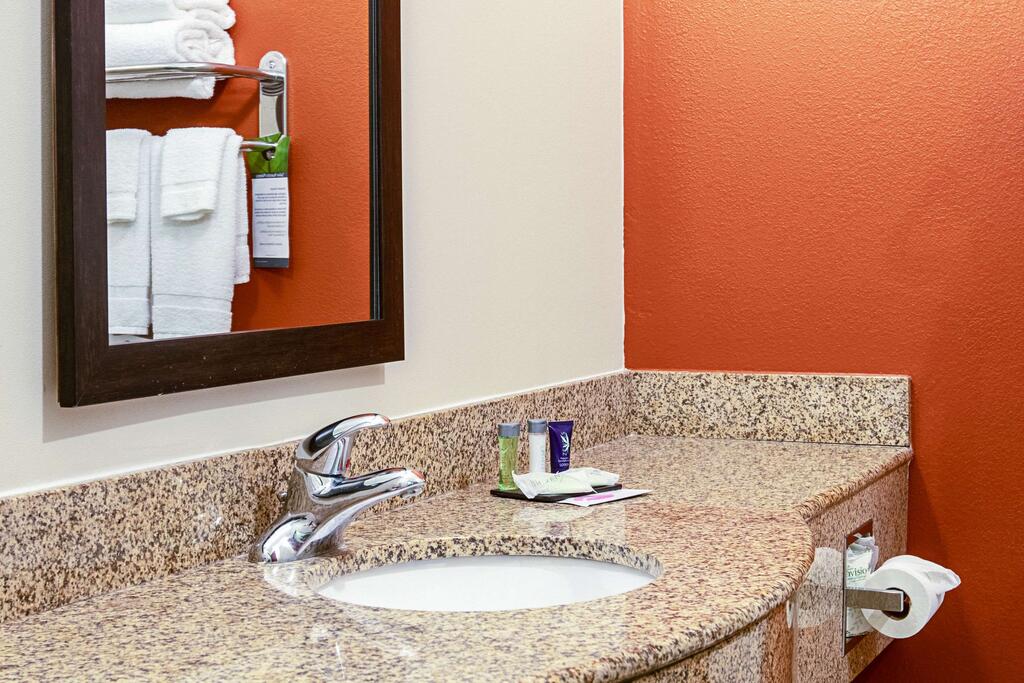 Sleep Inn & Suites - thumb 1