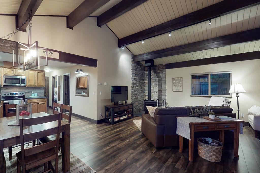 South Lake Escape - thumb 1