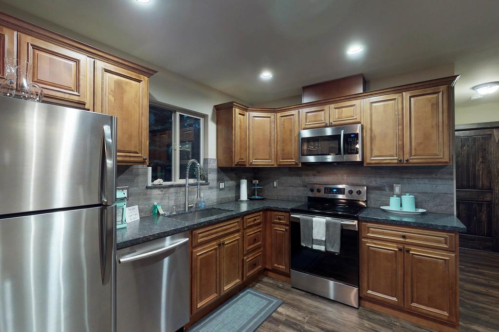 South Lake Escape - thumb 0