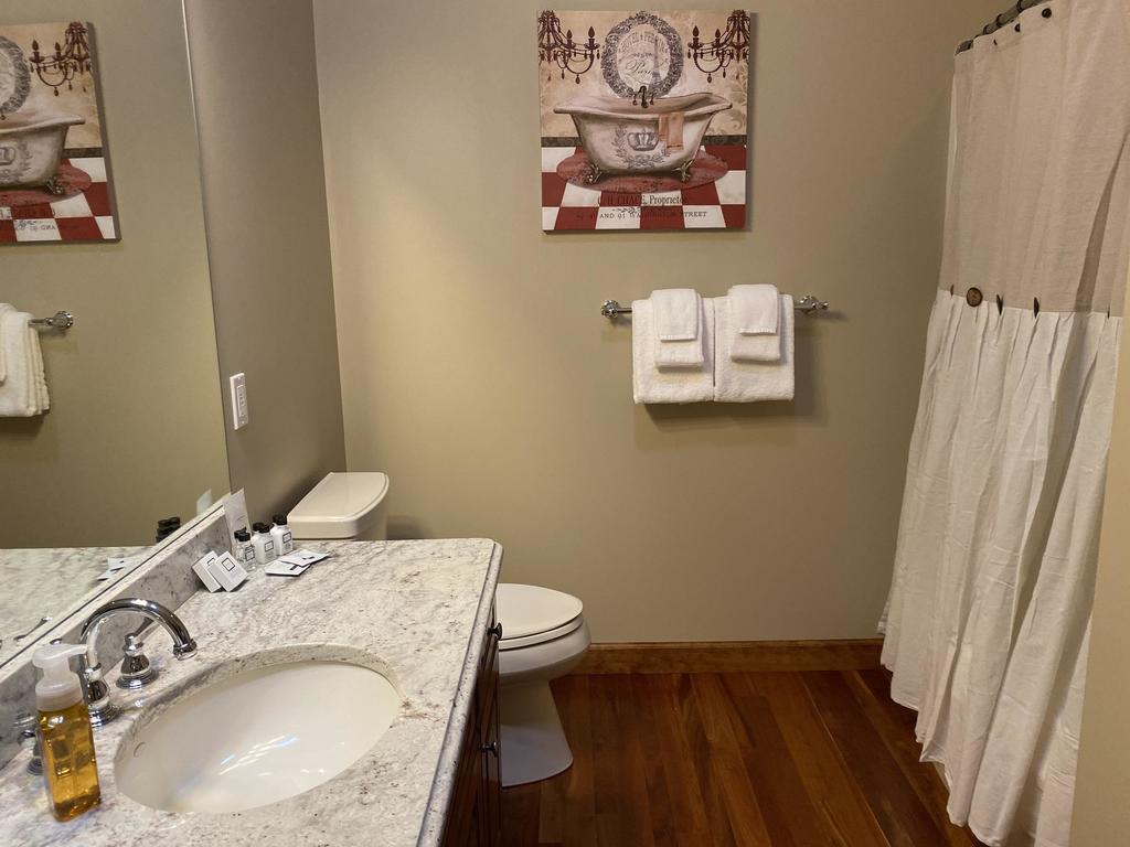 Spectacular Five Bedroom House In Lewiston - thumb 1