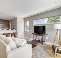 Stunning Guesthouse - Walk EVERYWHERE! Sleeps 6! - Accommodation Alabama