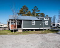 Sunset Cottage River Rocks Landing with 3 pools bungalow Accommodation Alabama