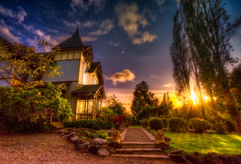 Swantown Inn & Spa - thumb 0