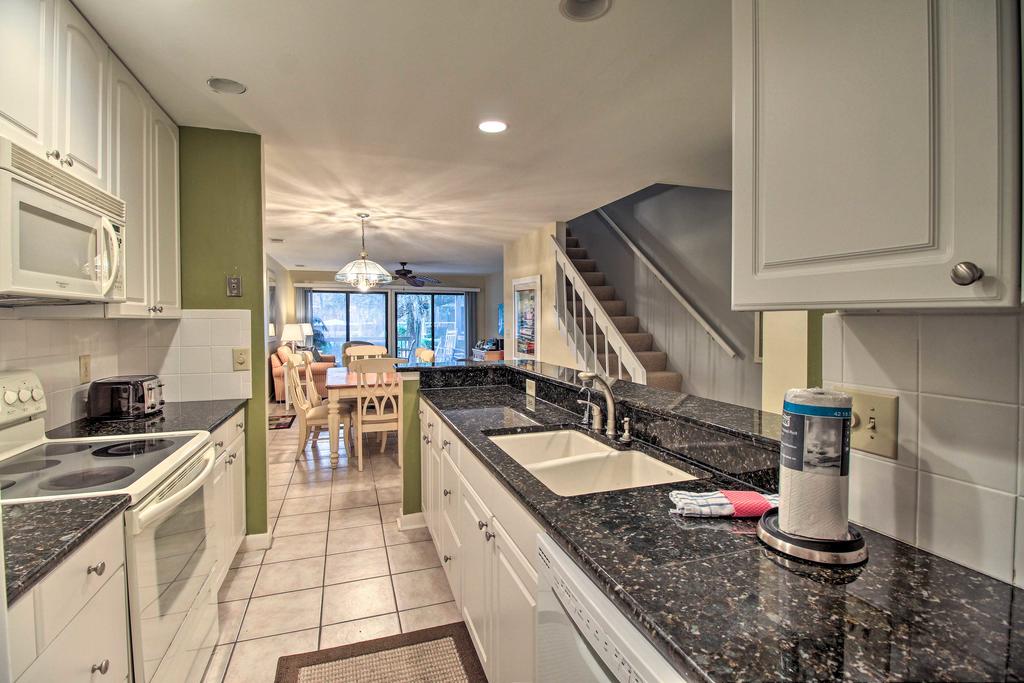 Tennismaster Townhome With Pool, Walk To Beach! - thumb 0