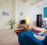 The LINCOLN, Cozy Studio Loft, Center city Views, Pool, Hot Tub & Gym - Accommodation Alabama