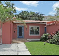 The South Beach Party House: Large Groups/Jacuzzi/BBQ-Walk to Everything! - Accommodation Alabama