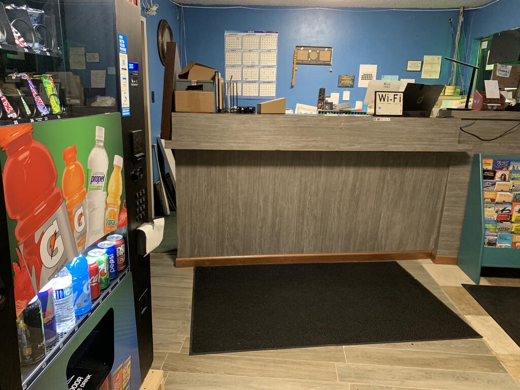 Tiki Lodge Modesto - 24 Hour, No Deposit - thumb 1