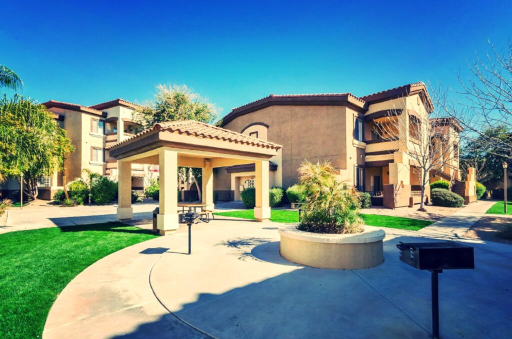 Top-floor Corner Condo W Views 2 Heated Pools Spas - thumb 0