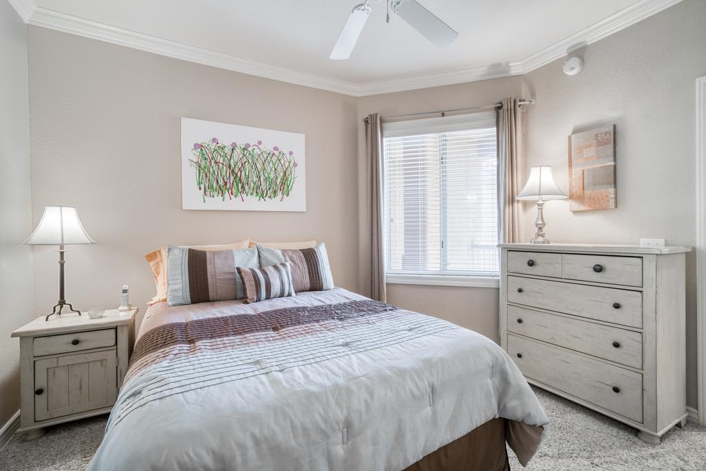 Totally Renovated : 2Bed/2Bath:Gated Complex In N. Phoenix Condo - thumb 0